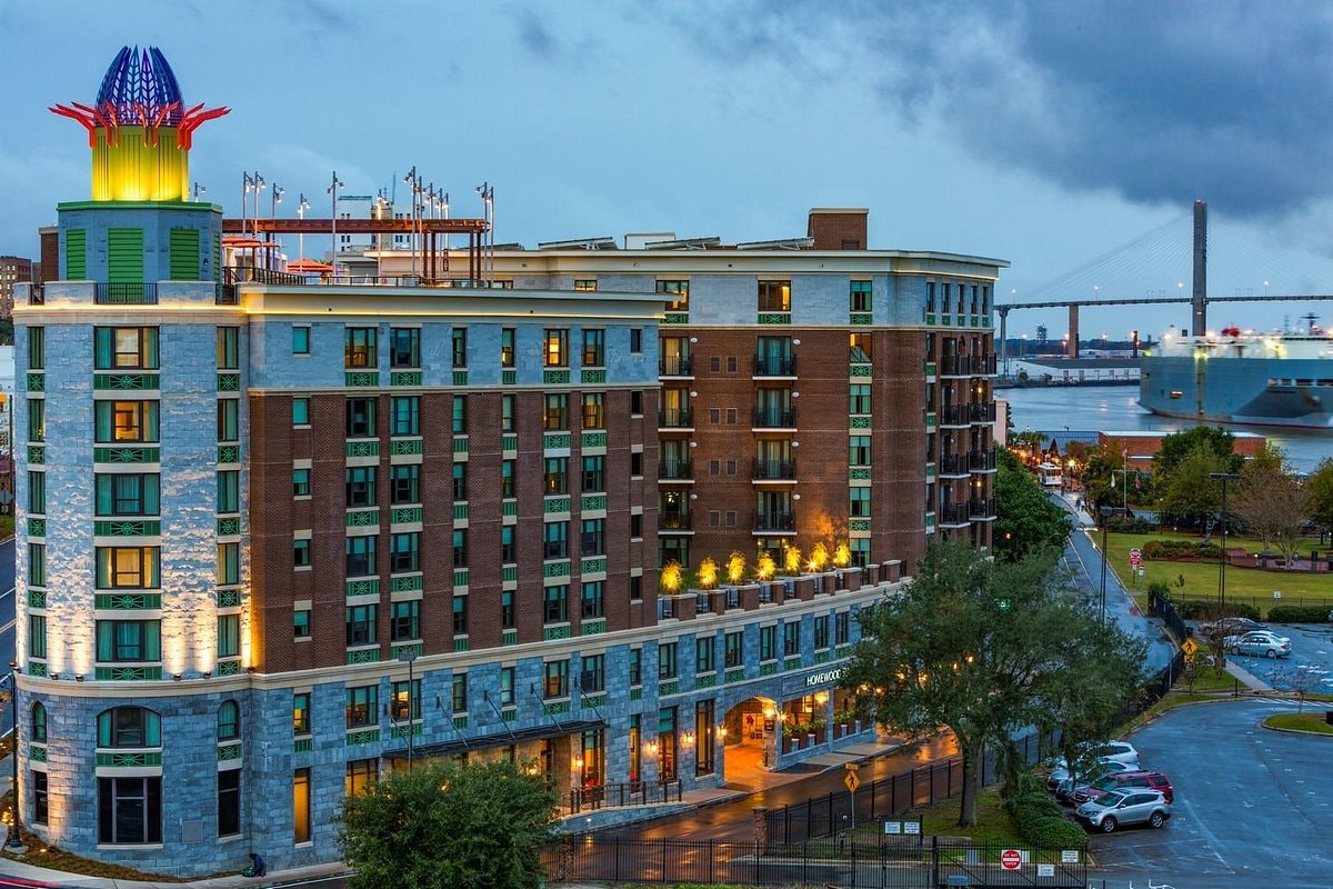 Savannah hotel exterior